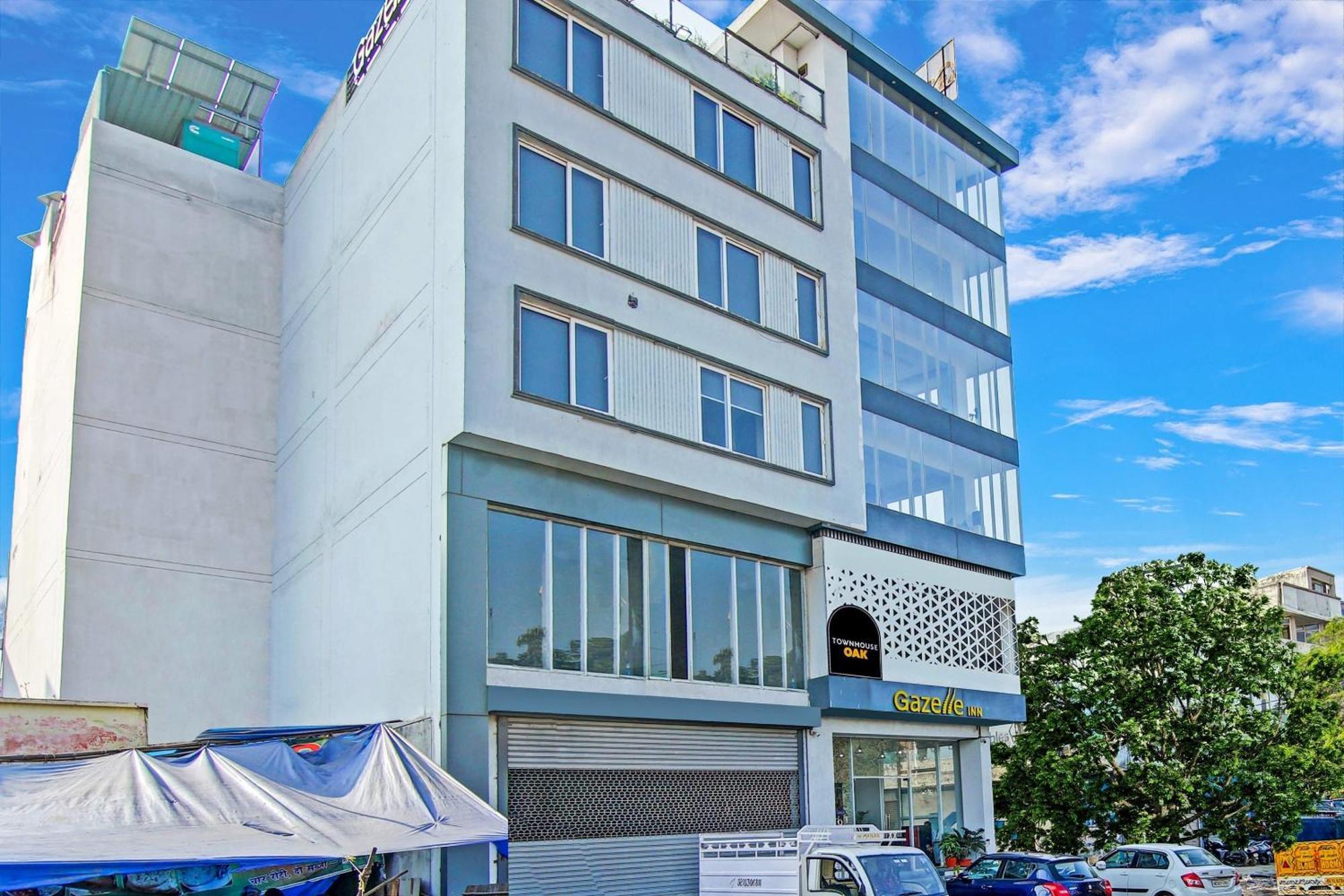Super Townhouse Geetanjali Inn غورغاون المظهر الخارجي الصورة