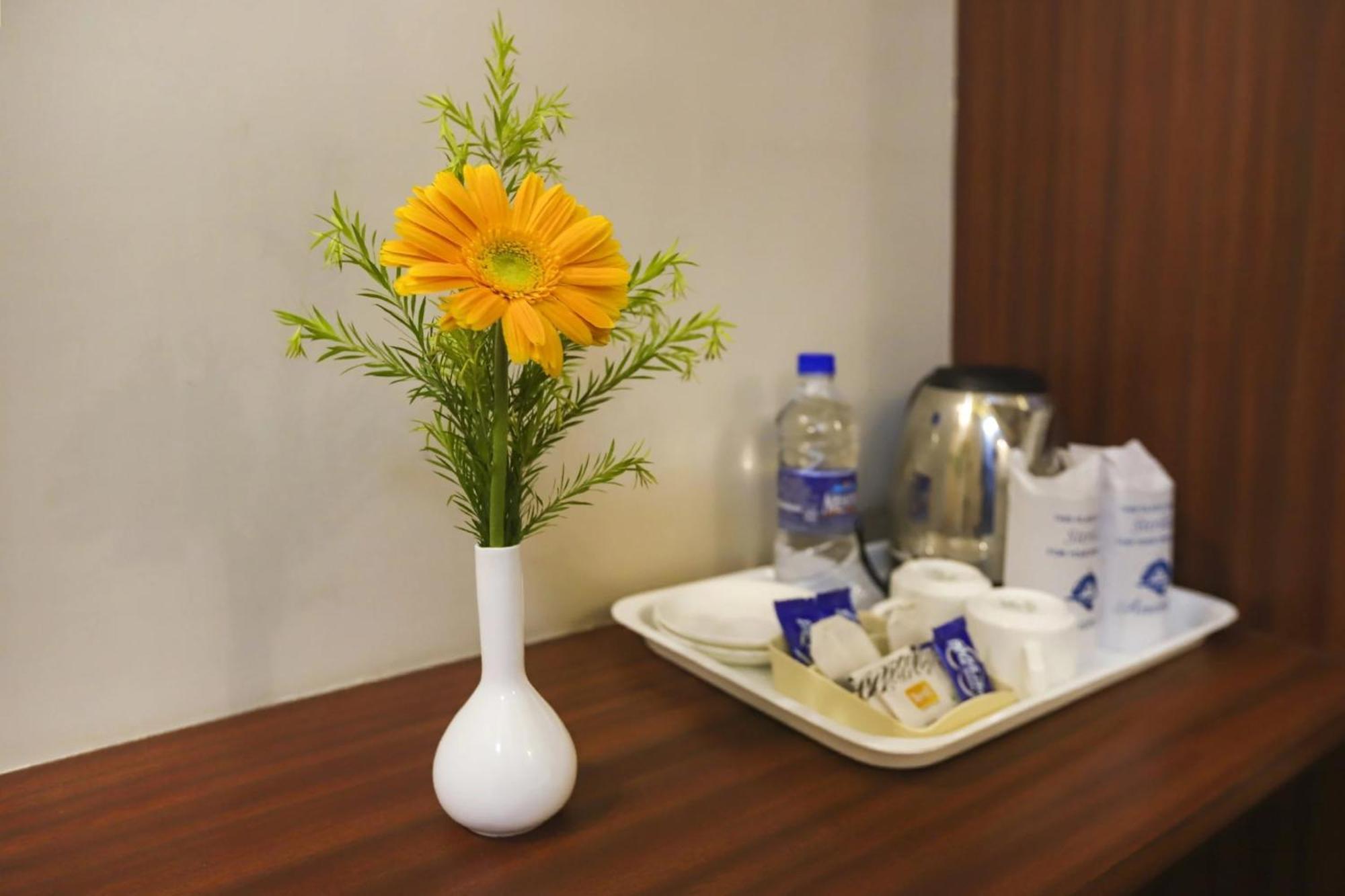 Super Townhouse Geetanjali Inn غورغاون المظهر الخارجي الصورة